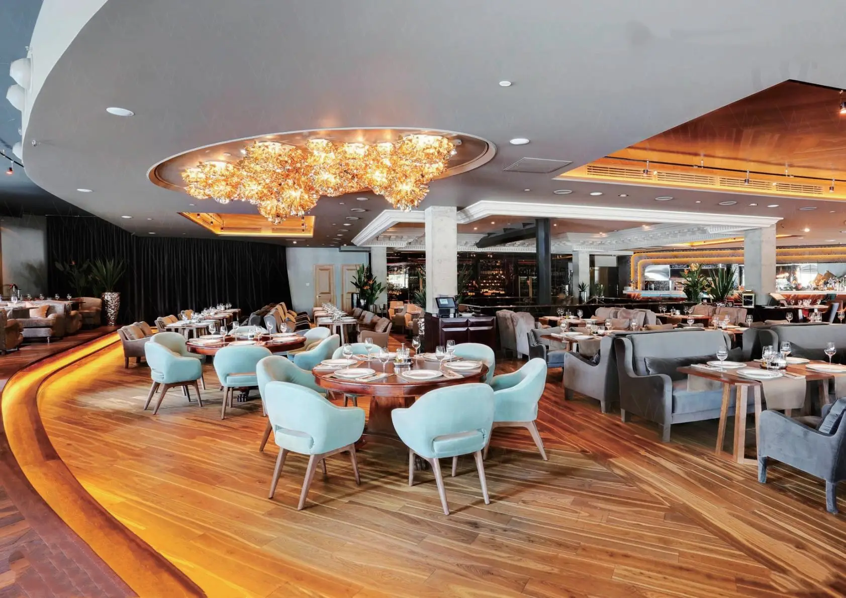 Nebula Bespoke: Organic Golden Ceiling Sculpture for High-End Projects - Image 2